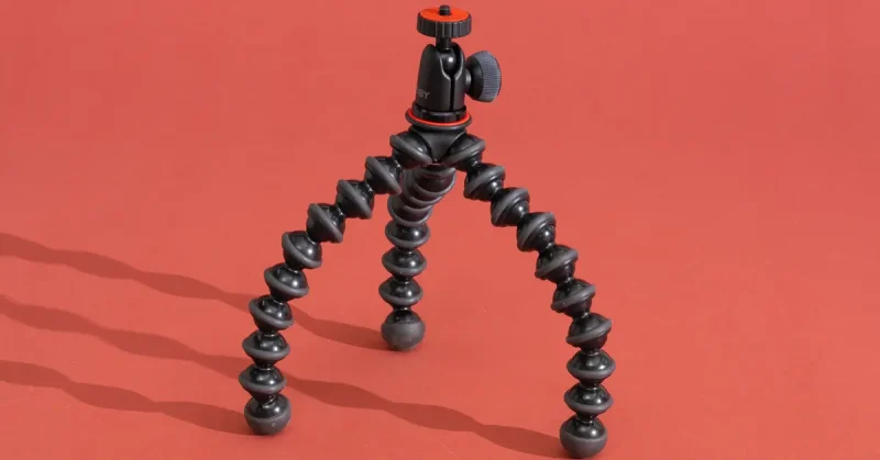 Penyangga Ponsel Atau Sebuah Tripod Untuk Mengambil Gambar