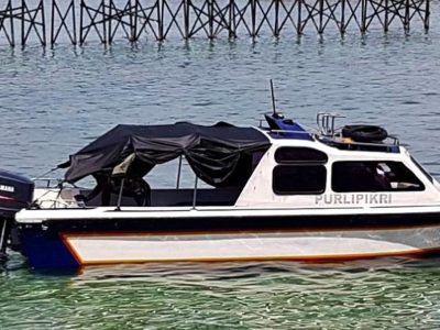 Transportasi Air Perahu Boat Yang Menggunakan Mesin