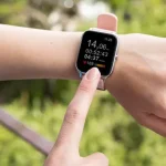 Perangkat Elektronik Smartwatch Sangat Fleksibel Di Bawa