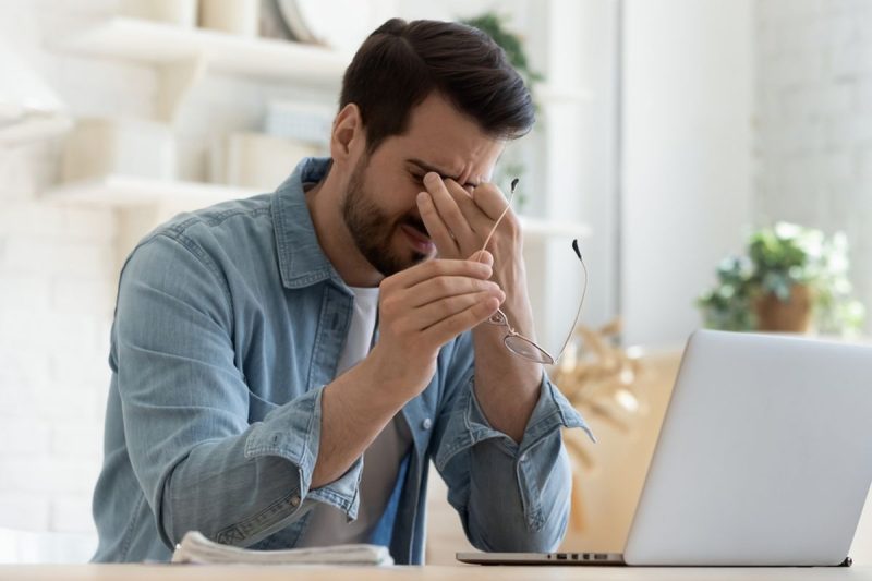 Digital Overload Akibat Konsumsi Layar Berlebihan Harian