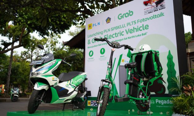 Ojek Online Menggunakan Kendaraan Motor Listrik