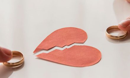 4 Tanda Harus Putus Gara-Gara Judi Online