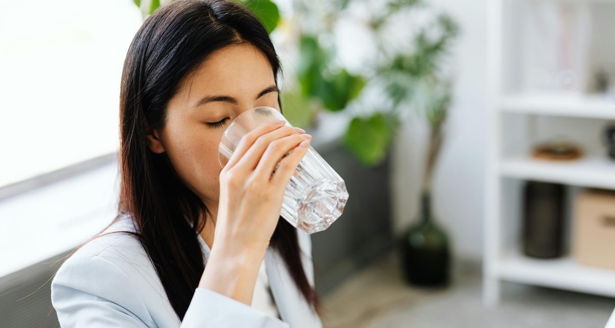 Detoks Alami Paling Murah: Manfaat Minum Air Hangat