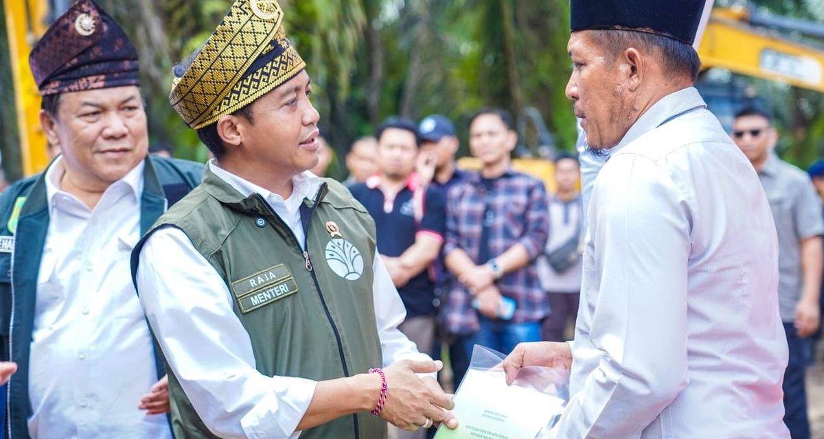 Strategi Menhut: Jaga Hutan Lewat Tangan Masyarakat Lokal