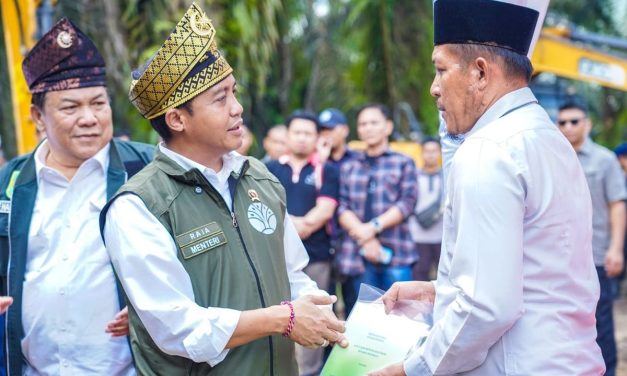 Strategi Menhut: Jaga Hutan Lewat Tangan Masyarakat Lokal