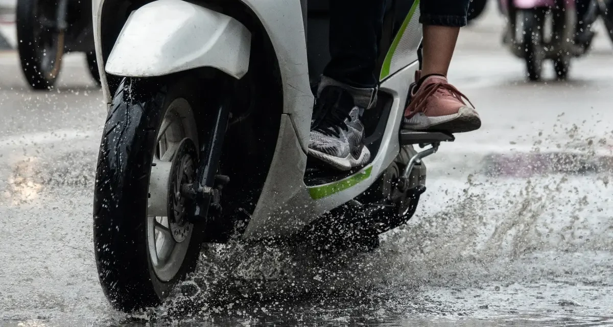 Trik Simpel Merawat Ban Motor Untuk Kenyamanan Berkendara