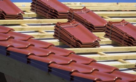 Atap Aman Gempa: Pilih Genteng Atau Yang Lain?