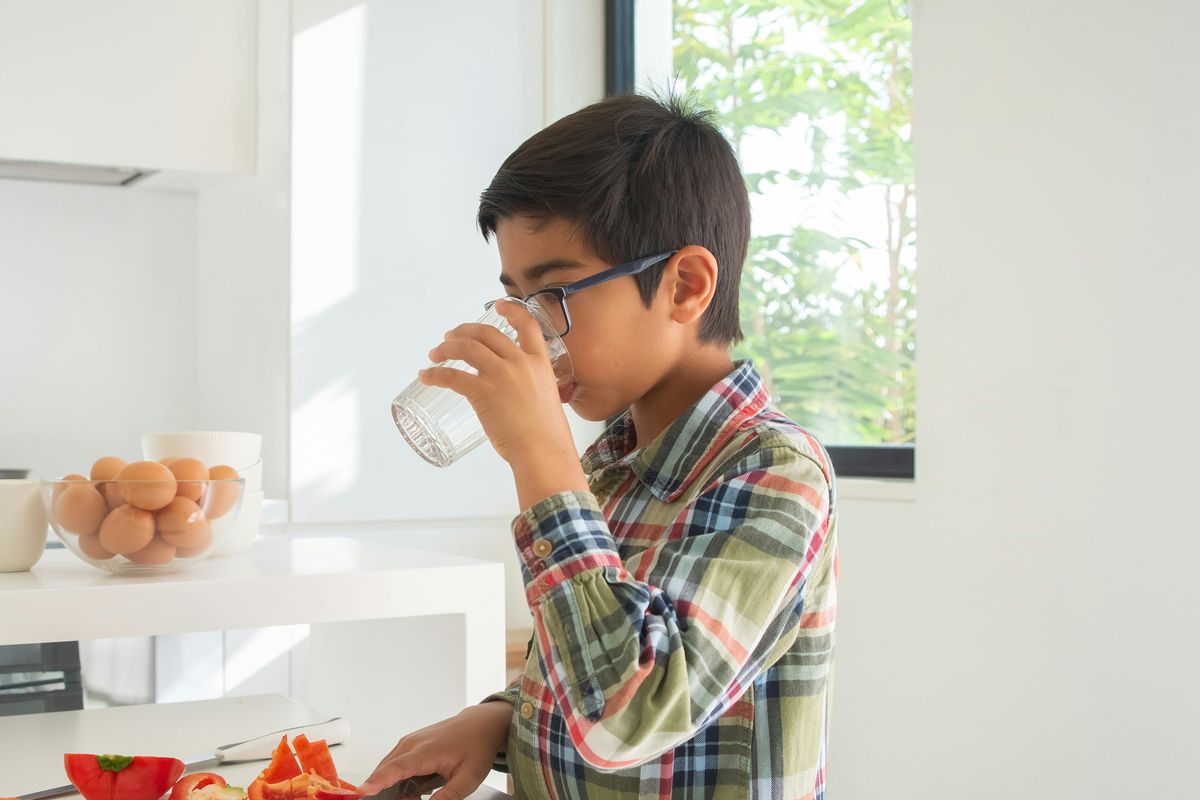 Sayangi Ginjal Anak: Stop 6 Kebiasaan Buruk Ini!