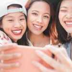 3 Manfaat Ketemu Teman Lama: Obat Stres Paling Ampuh!