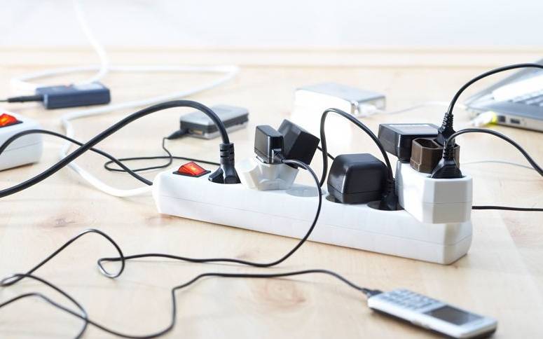 Efek Buruk Cas HP Sampai Pagi Yang Sering Di Sepelekan