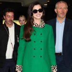 20 Tahun Berlalu, Mantel Ikonik Anne Hathaway Belum Ada Lawan
