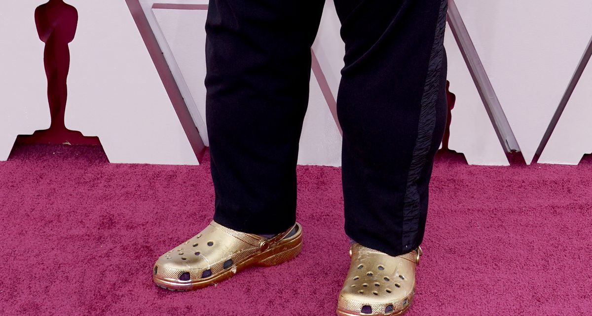 Model Sandal Crocs Pria Terbaru Yang Lagi Hits