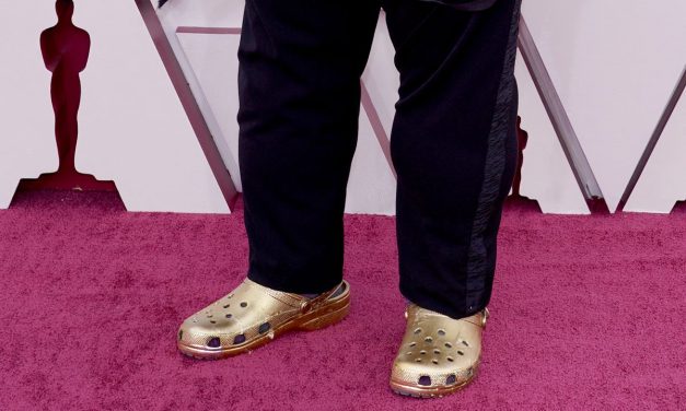 Model Sandal Crocs Pria Terbaru Yang Lagi Hits