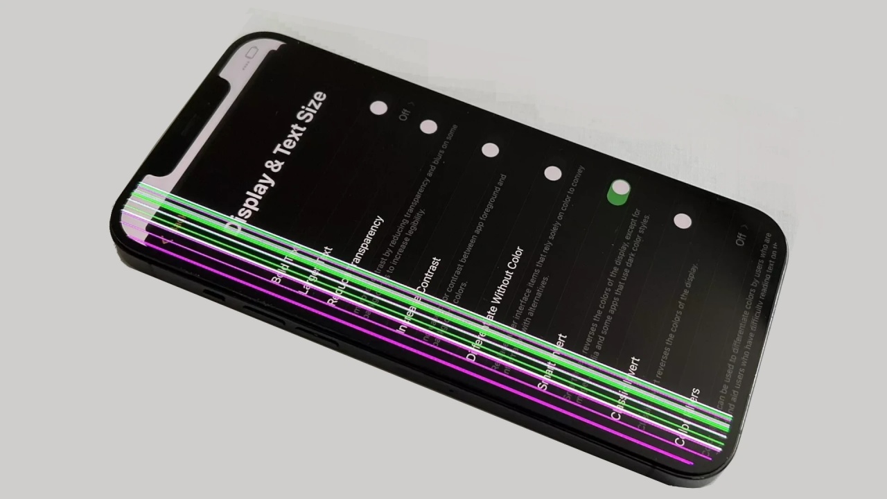 Layar iPhone Bergaris? Begini Cara Mudah Memperbaikinya!