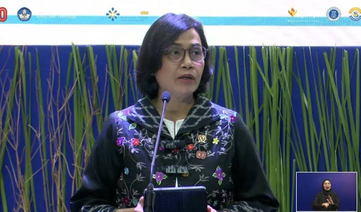 Sri Mulyani: Gaji Guru Kecil, Tantangan Nyata Negara!