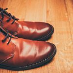 Bebas Apek! Ini Cara Bikin Sepatu Kembali Segar