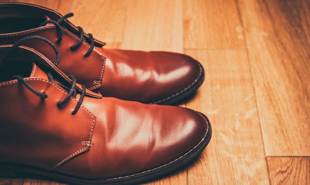 Bebas Apek! Ini Cara Bikin Sepatu Kembali Segar