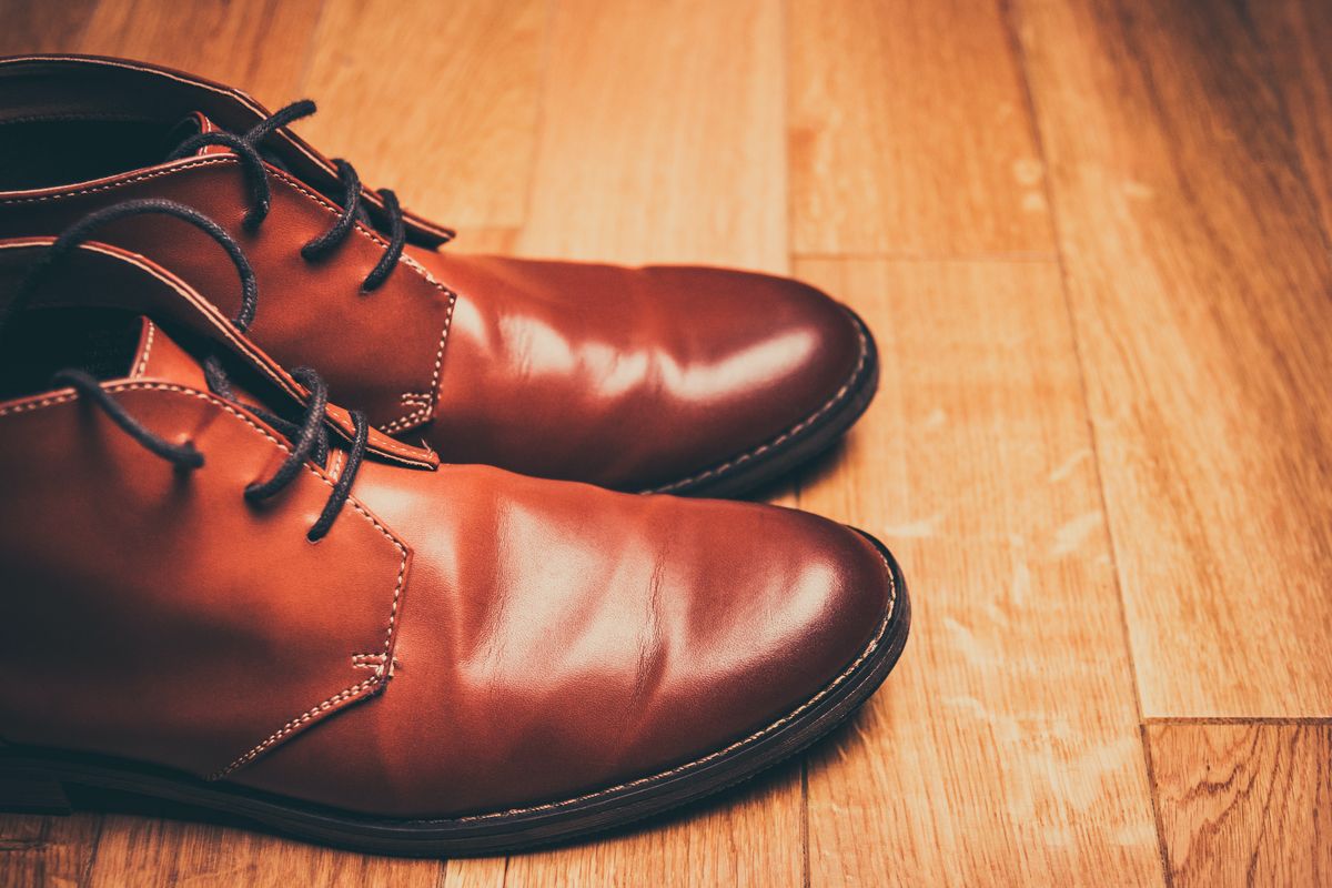 Bebas Apek! Ini Cara Bikin Sepatu Kembali Segar