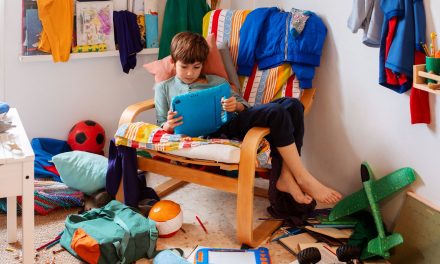 Cukup Dari Rumah, Ini 3 Cara Simpel Hibur Anak
