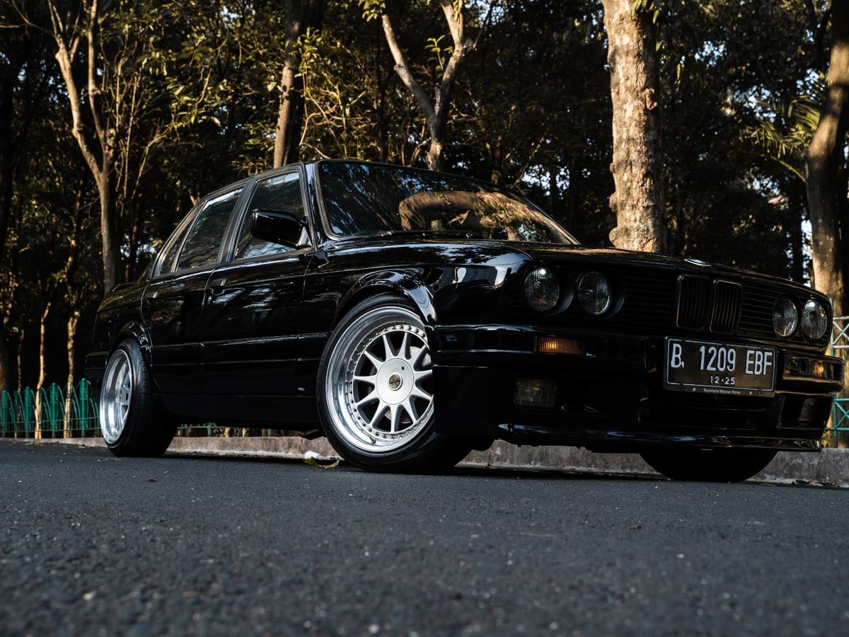 Jejak BMW E30: Dari Mobil Harian Jadi Ikon Monster Race
